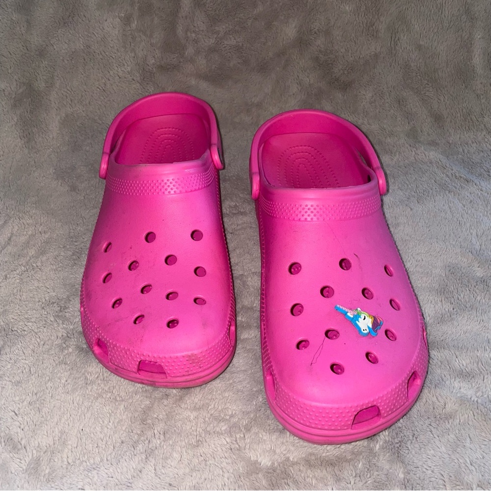 CROCS | Pink Flats with Breathable Design and Textured Soles - Picture 5 of 7